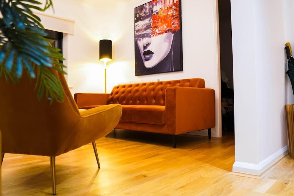 Tower 56 Central, Stylish & Fun York