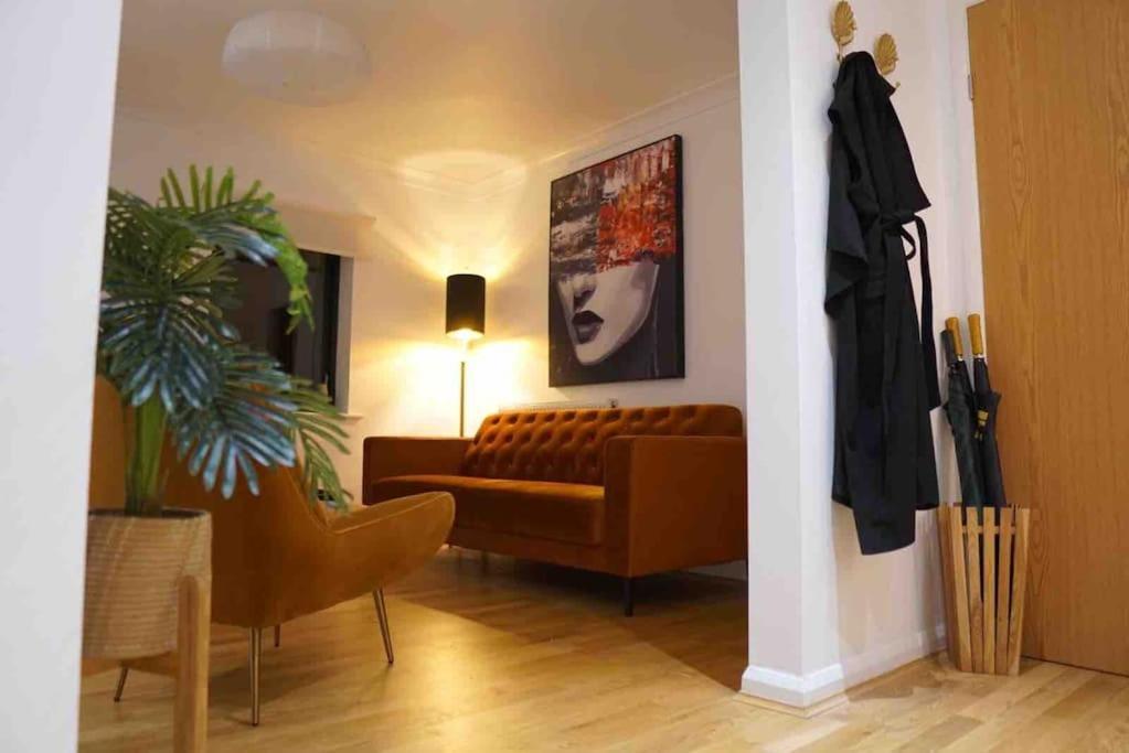 Tower 56 Central, Stylish & Fun *